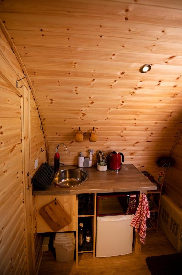 Highland & Transylvania Glamping Pods Roybridge Exterior photo